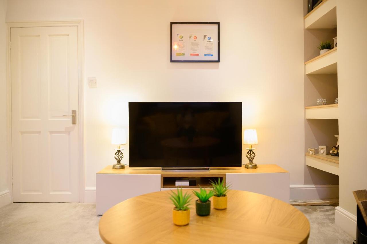 Luxurious Tranquil Four Bedroom Retreat In Buxton Buxton  Bagian luar foto
